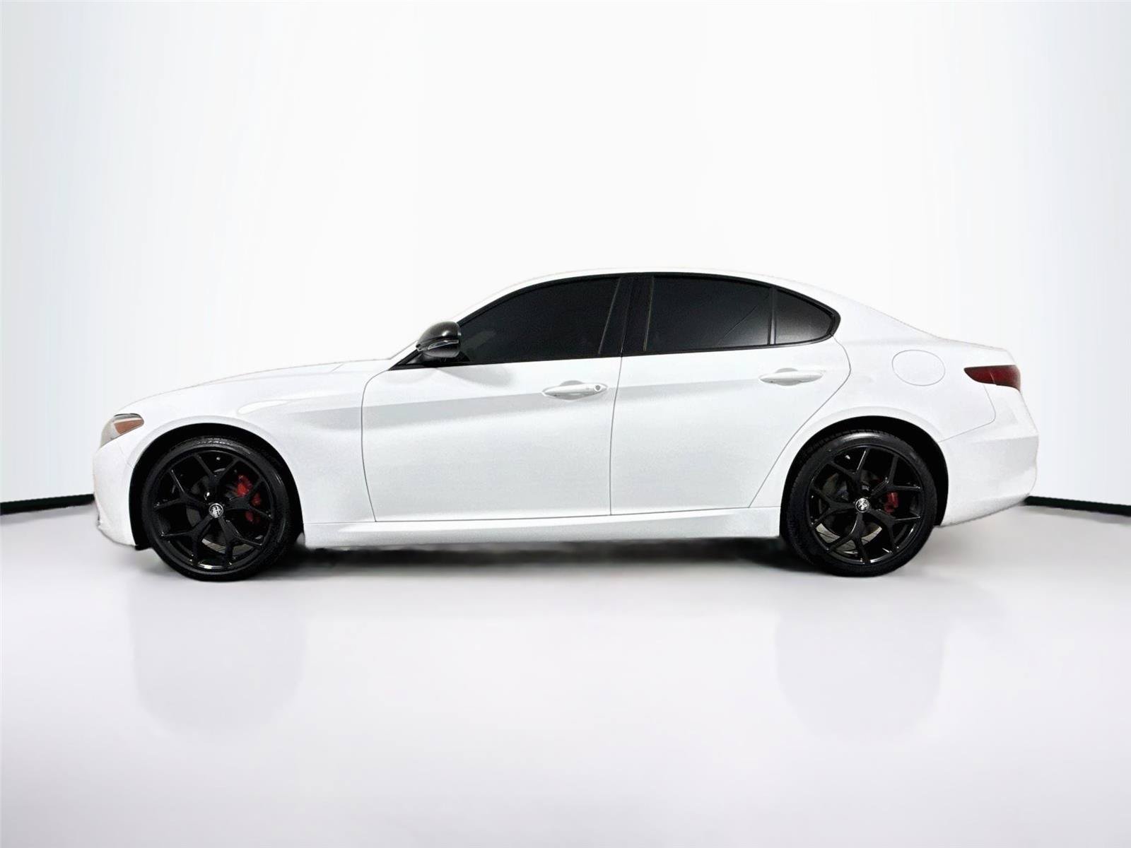 Used 2021 Alfa Romeo Giulia Ti w/ Nero Edizione AWD/4WD image 2