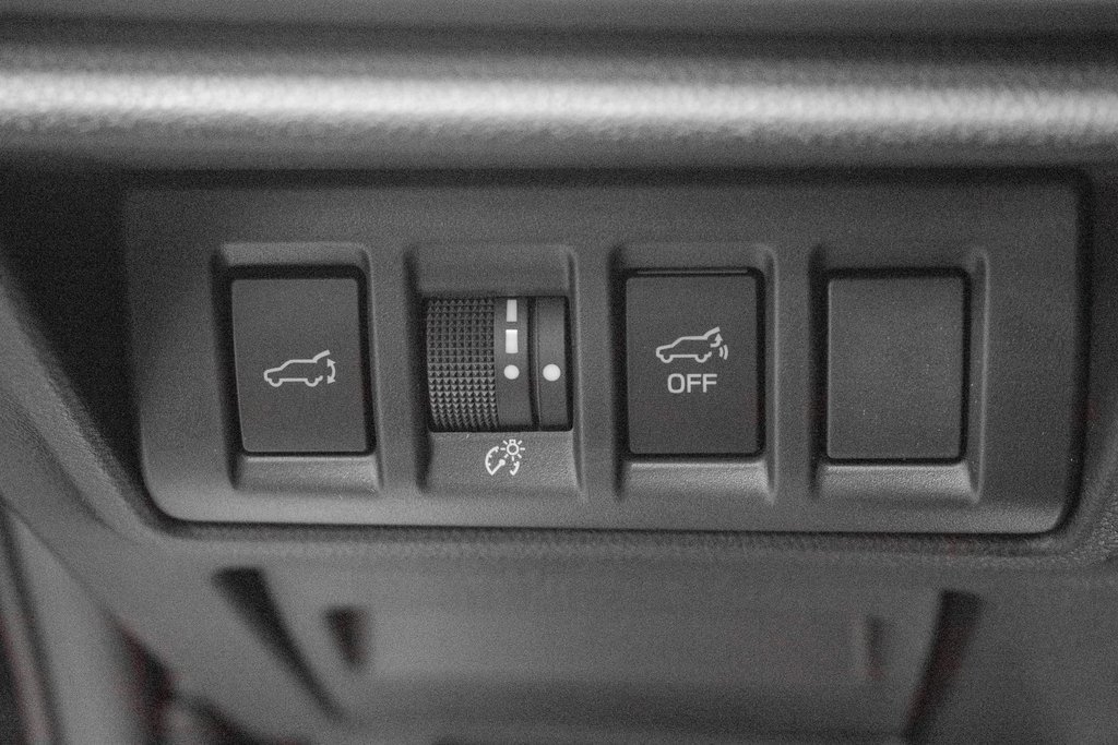 Used 2025 Subaru Outback Limited image 14