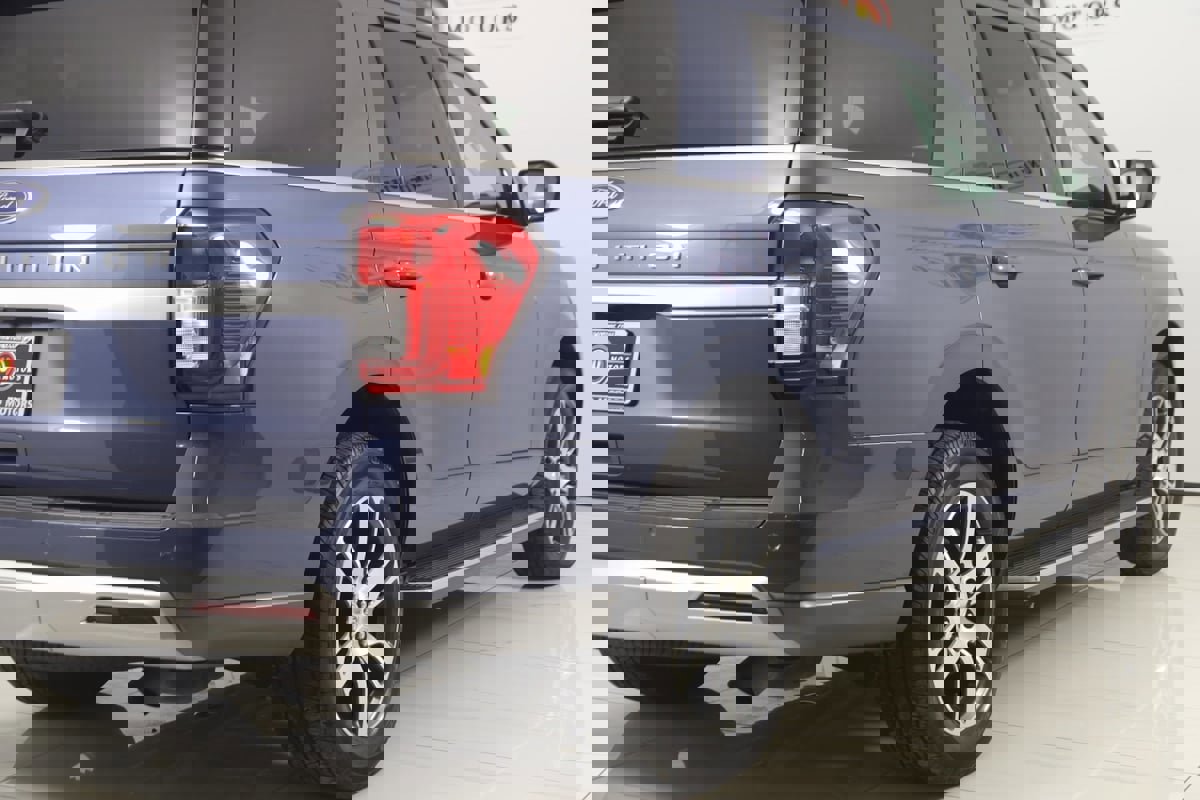 Used 2022 Ford Expedition XLT image 46