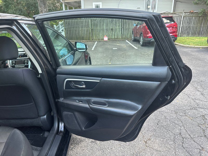 Used 2018 Nissan Altima FWD image 10