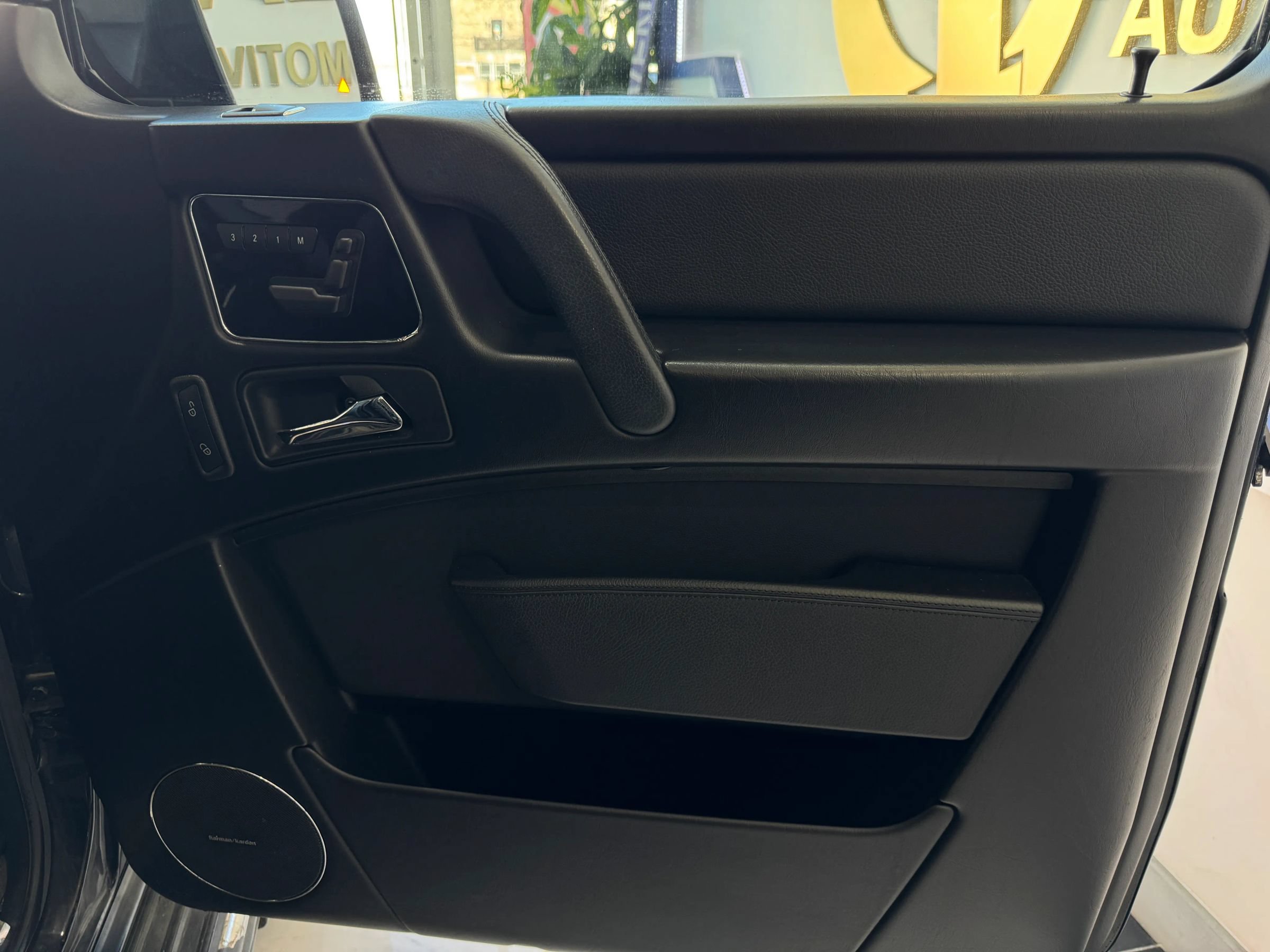 Used 2016 Mercedes-Benz G 550 image 32