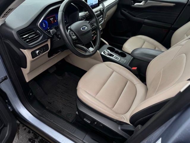 Used 2022 Ford Escape Titanium w/ Class II Trailer Tow Package image 13