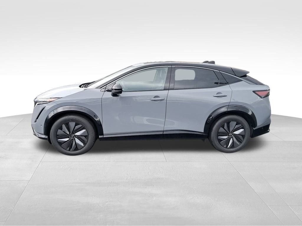 New 2025 Nissan Ariya Platinum image 2