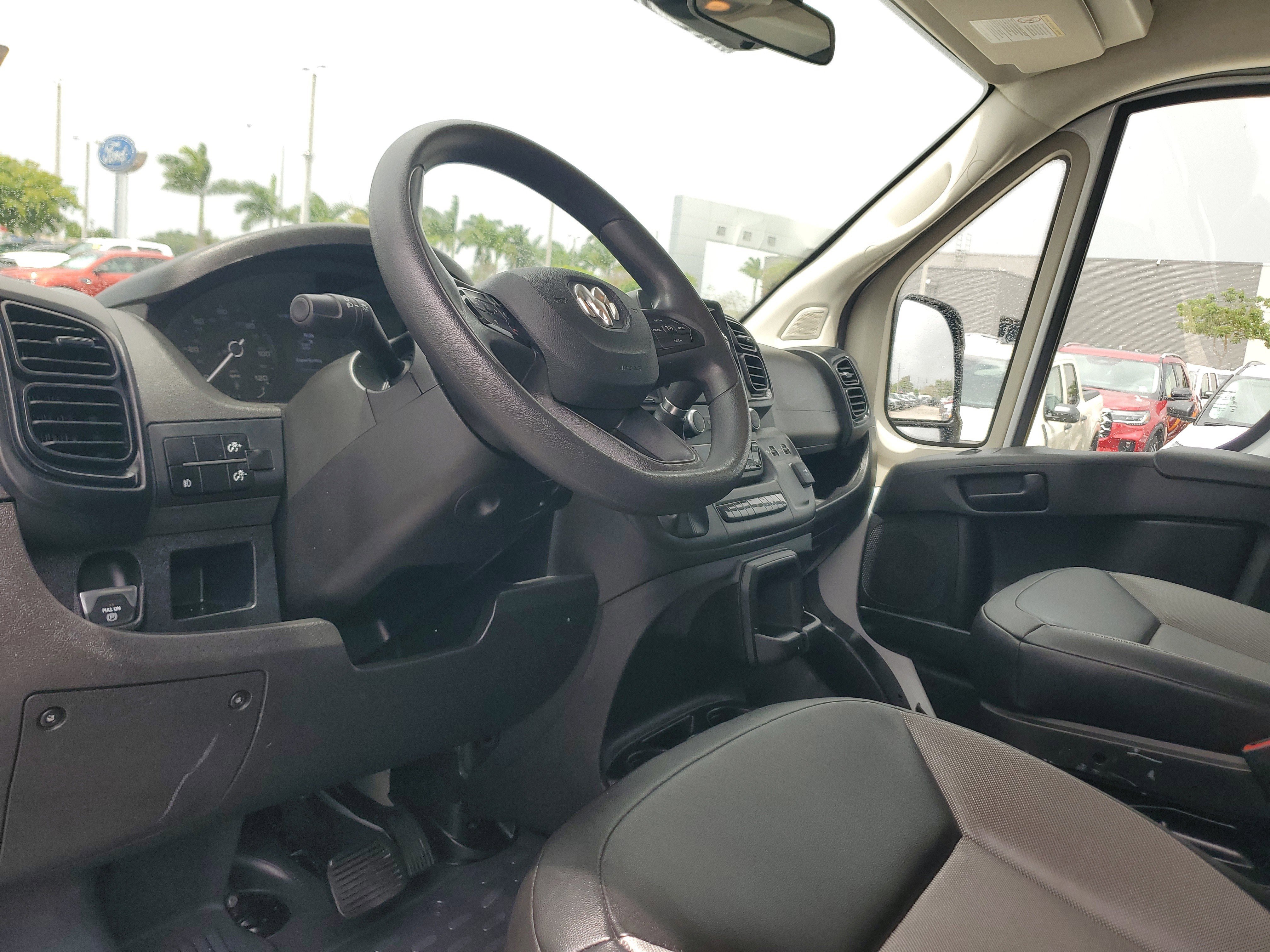 Used 2022 RAM ProMaster 2500 w/ Convenience Group FWD image 9