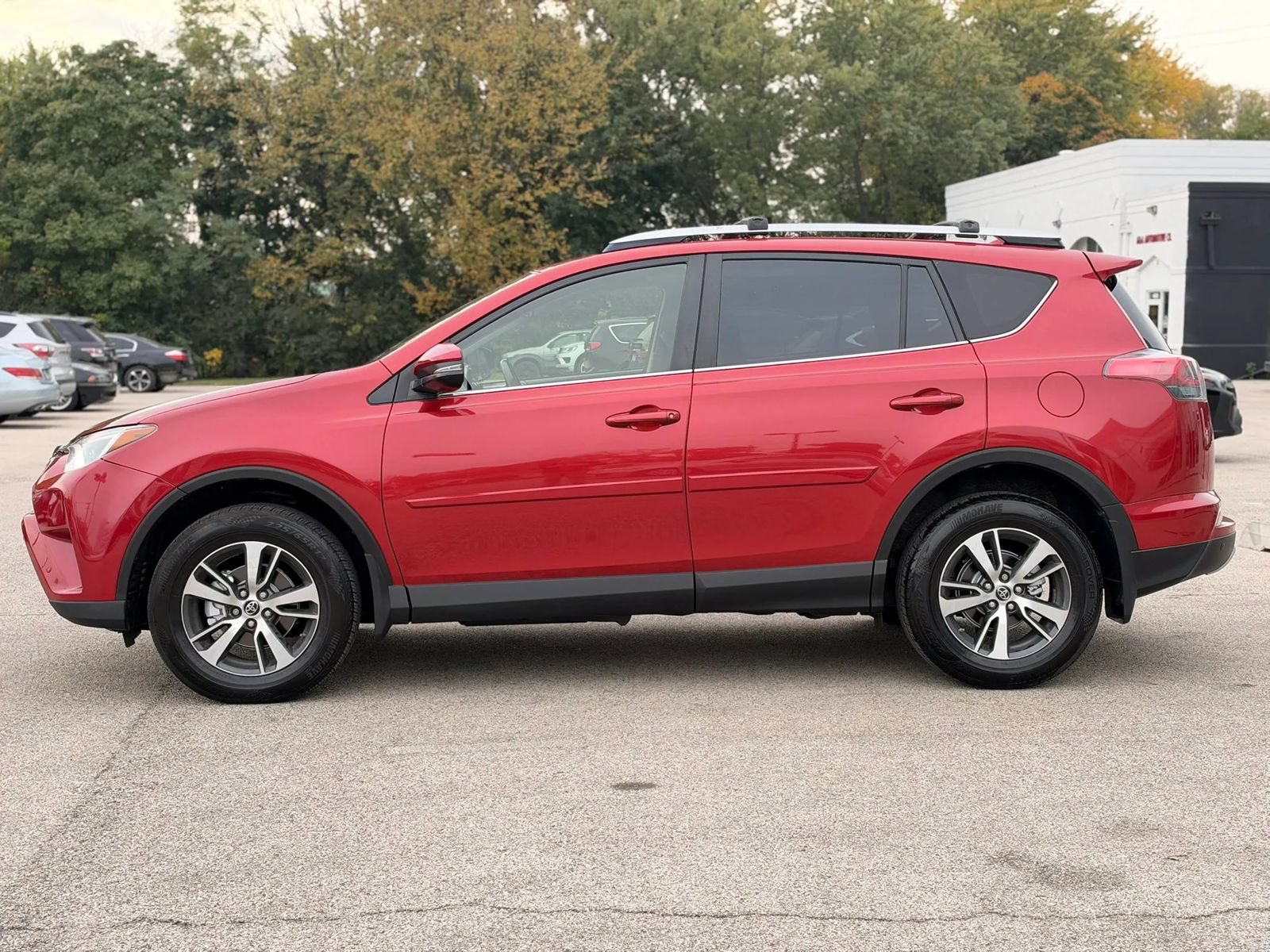 Used 2016 Toyota RAV4 XLE AWD/4WD image 4