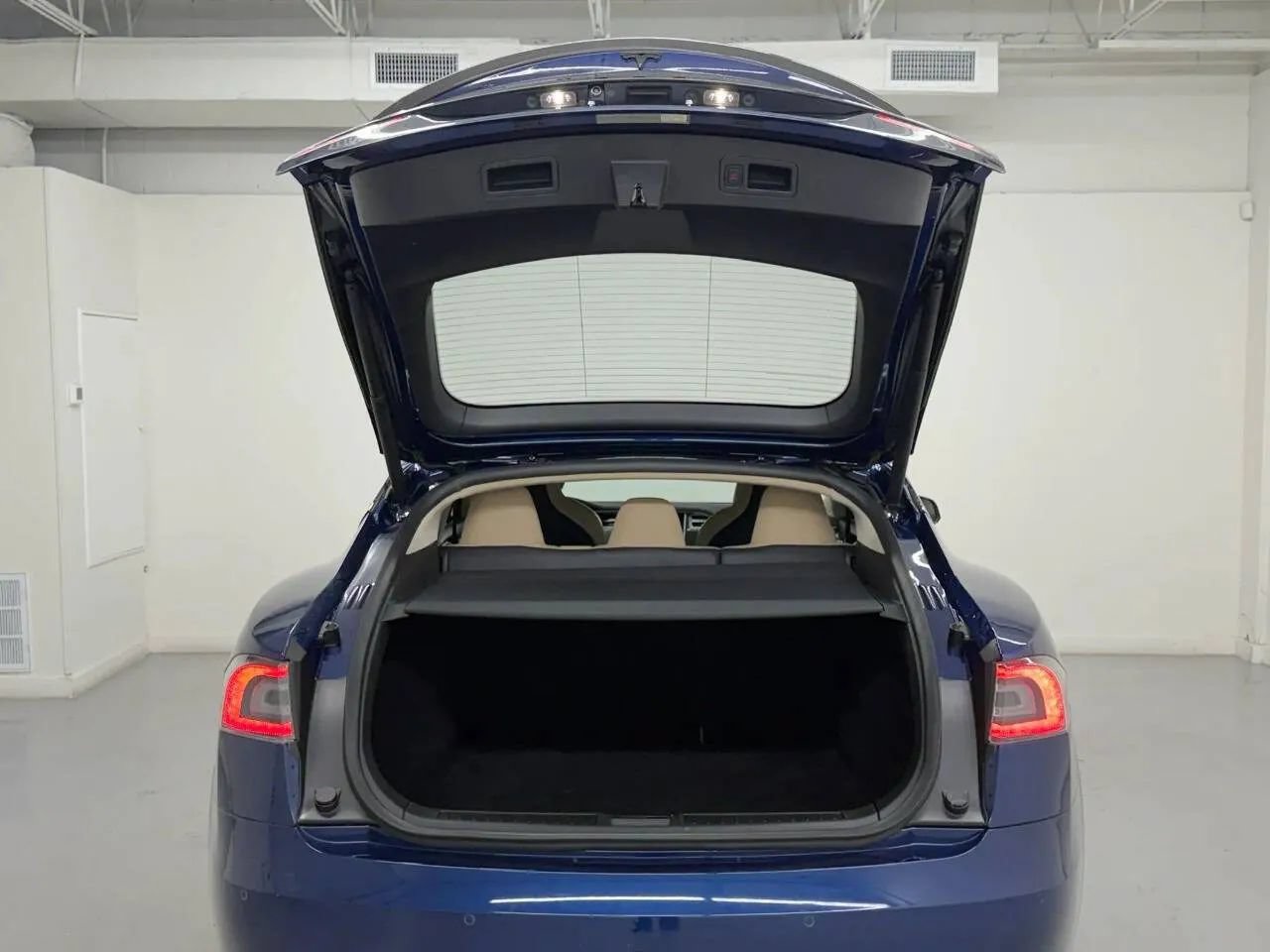 Used 2017 Tesla Model S 100D AWD/4WD image 34