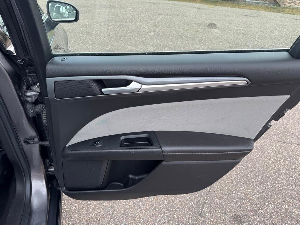 Used 2013 Ford Fusion S FWD image 23