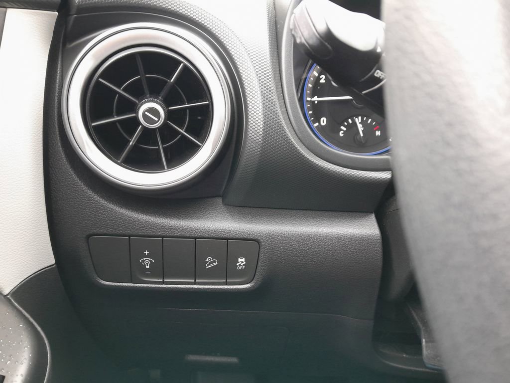 Used 2022 Hyundai Kona SE image 13