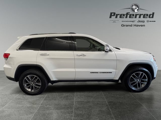 Used 2017 Jeep Grand Cherokee Limited w/ Trailer Tow Group IV AWD/4WD image 8