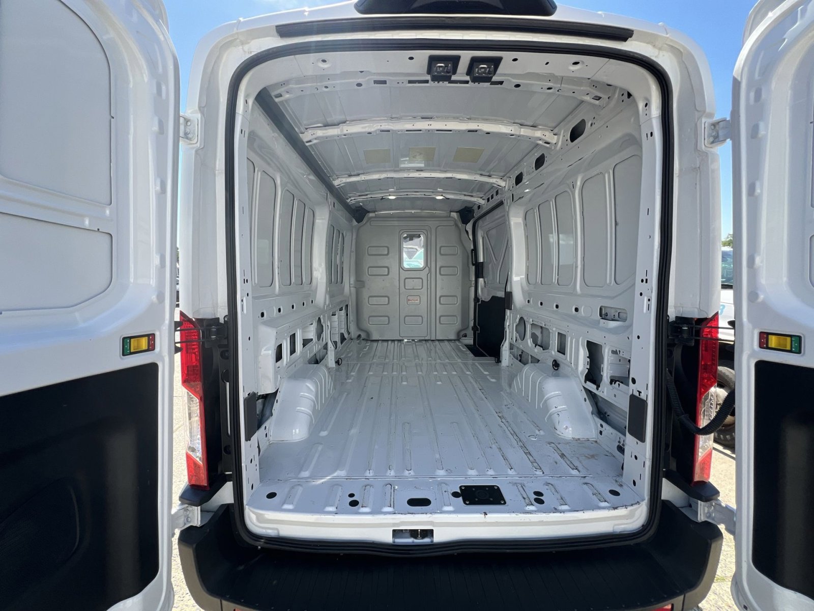 Certified 2025 Ford Transit 250 148 Medium Roof Extended AWD image 31