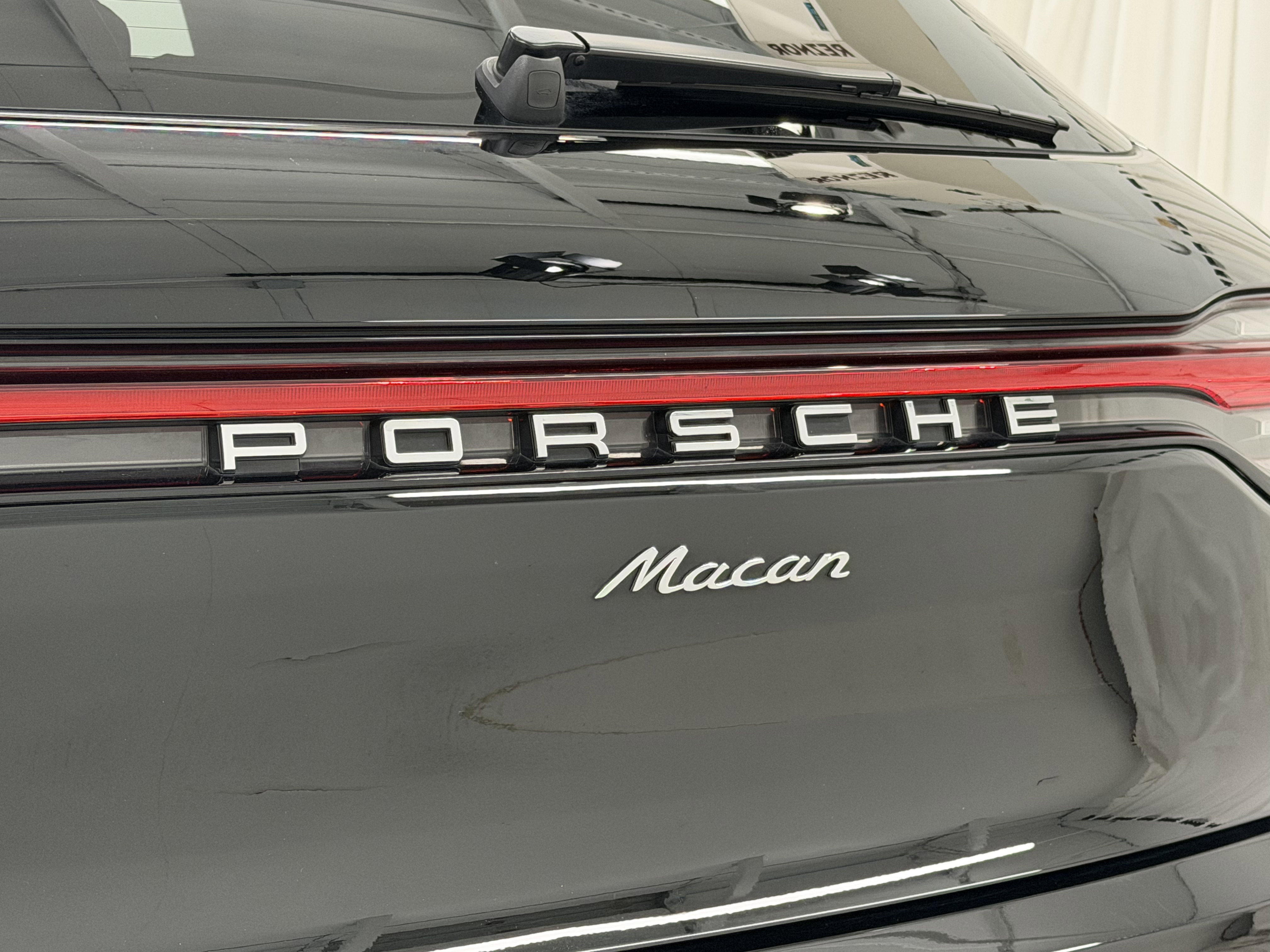 Certified 2025 Porsche Macan image 63