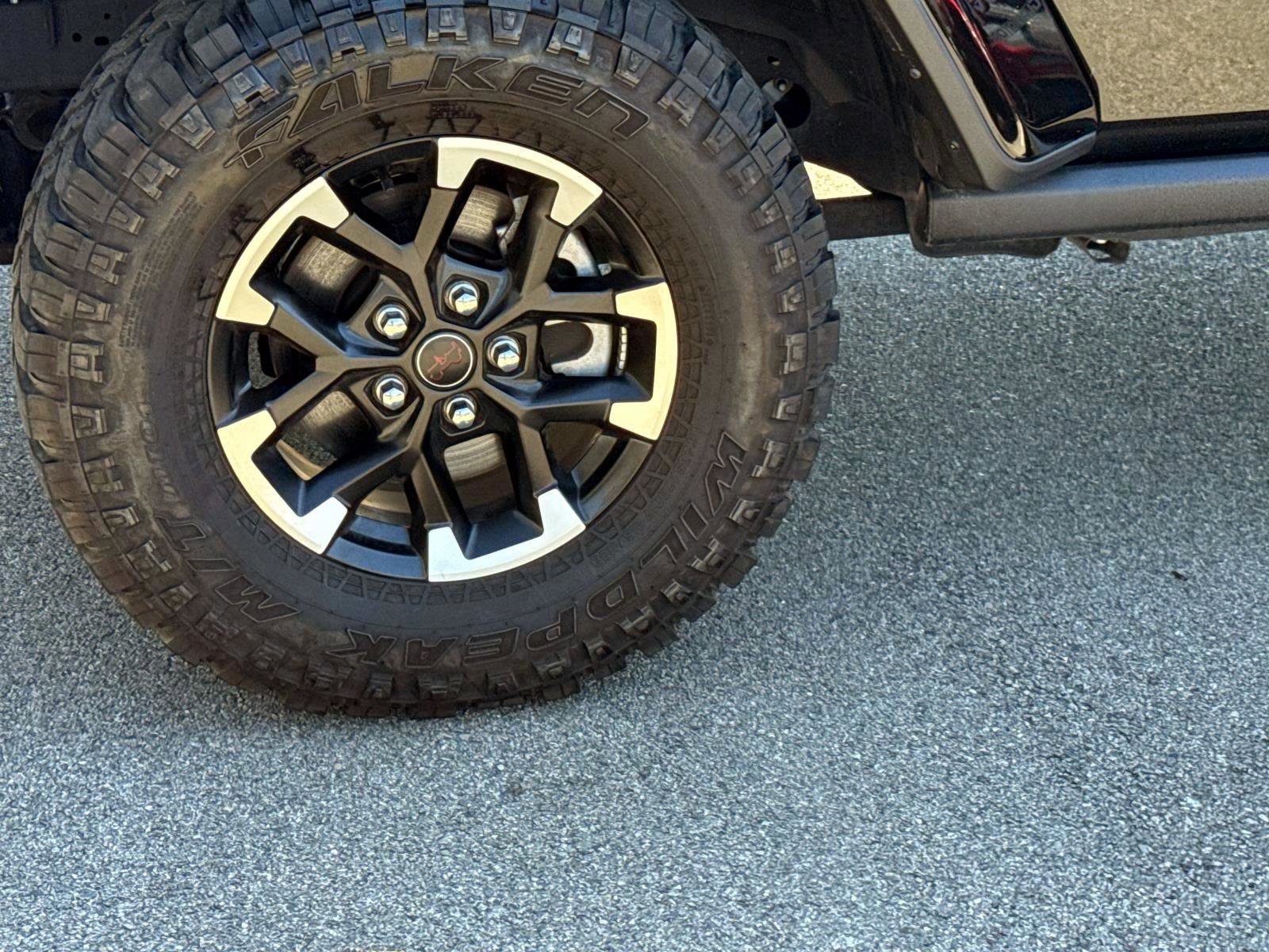 Used 2024 Jeep Gladiator Rubicon AWD/4WD image 5