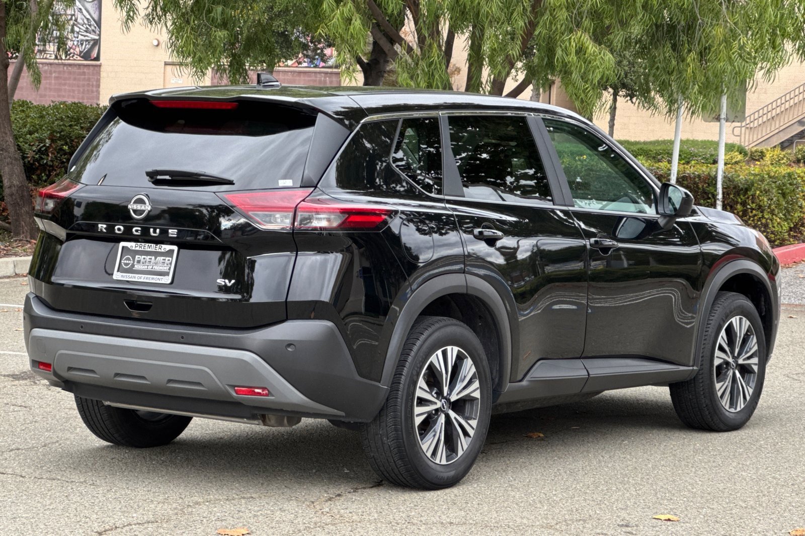 Certified 2023 Nissan Rogue SV image 4
