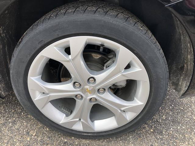 Used 2018 Chevrolet Cruze Premier FWD image 15