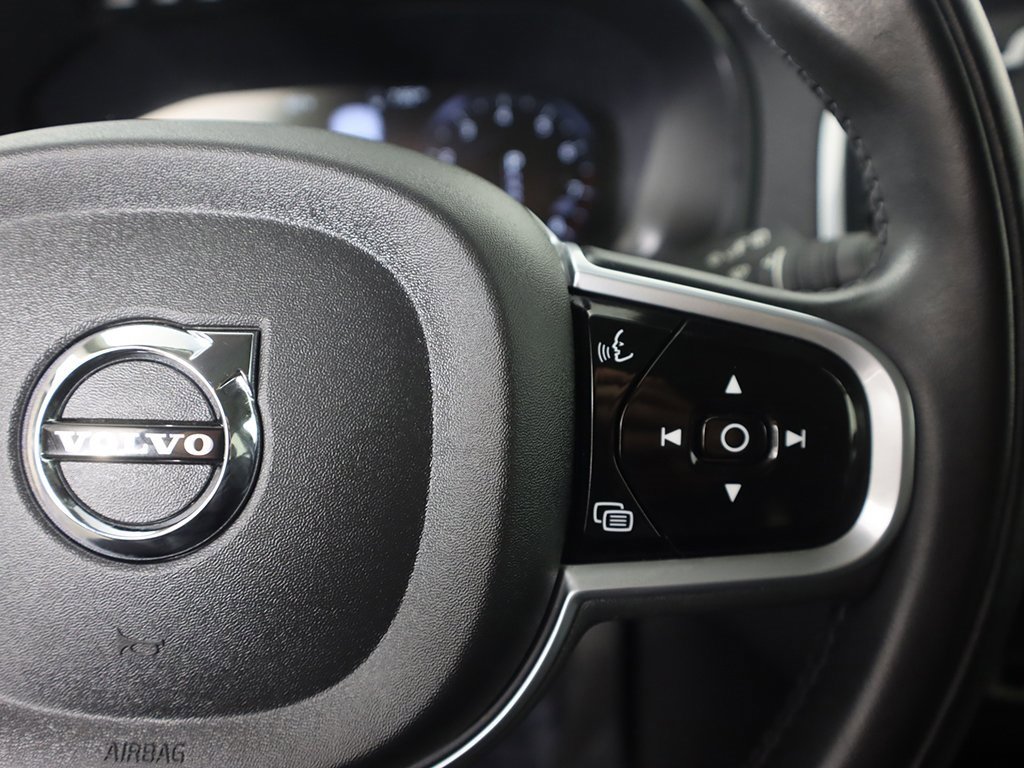 Used 2022 Volvo XC90 T5 Momentum w/ Climate Package image 31