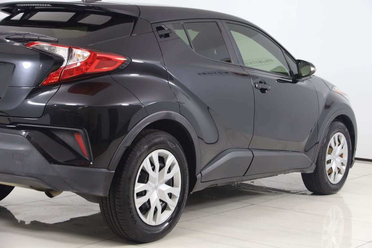 Used 2021 Toyota C-HR LE FWD image 38