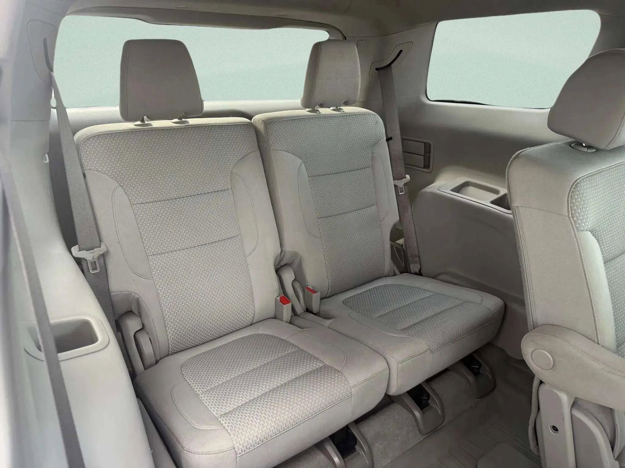 Used 2023 GMC Acadia SLE w/ Driver Convenience Package image 11