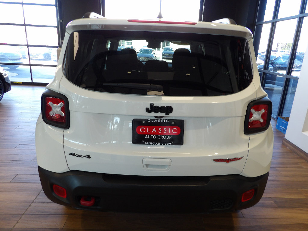 Used 2023 Jeep Renegade Trailhawk AWD/4WD image 7