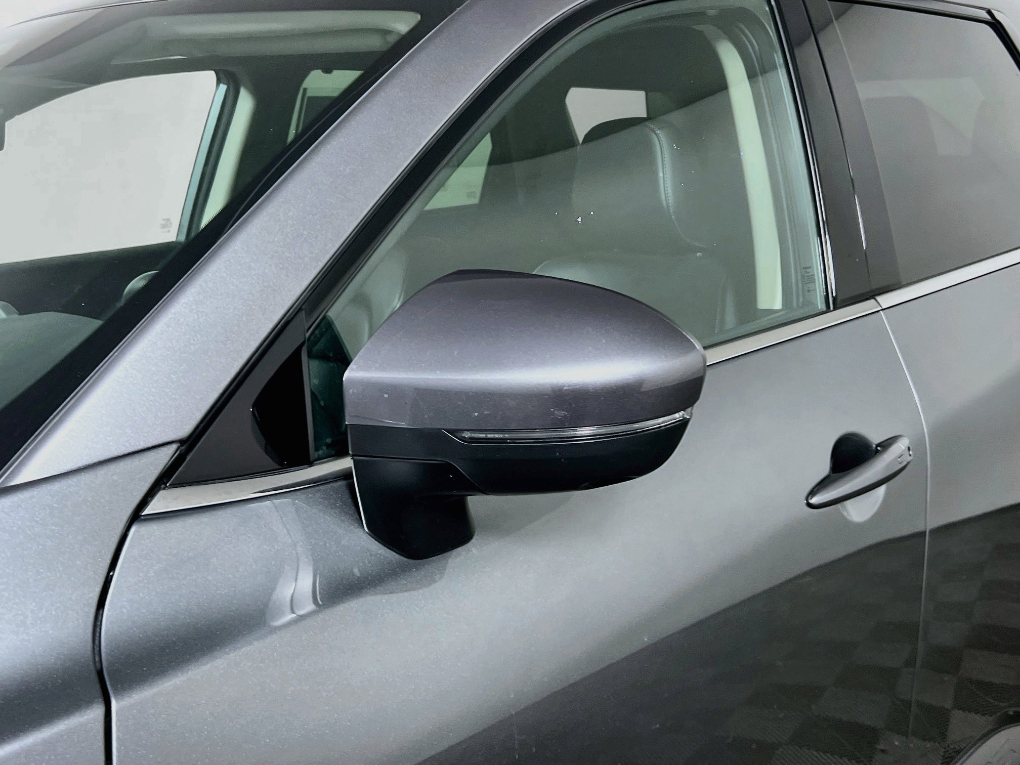 Used 2025 Nissan Pathfinder SL FWD image 12