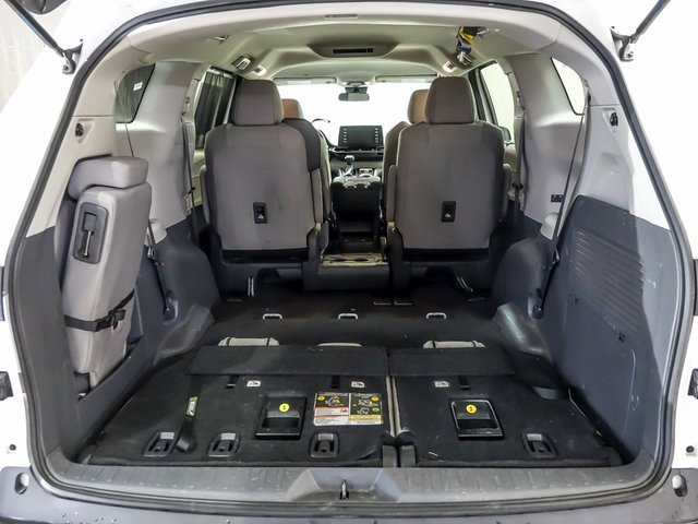 Certified 2024 Toyota Sienna LE image 23
