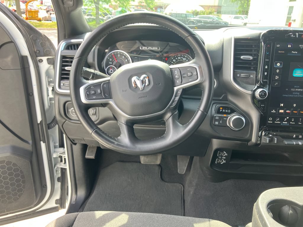 Used 2024 RAM 2500 Big Horn w/ Night Edition AWD/4WD image 7