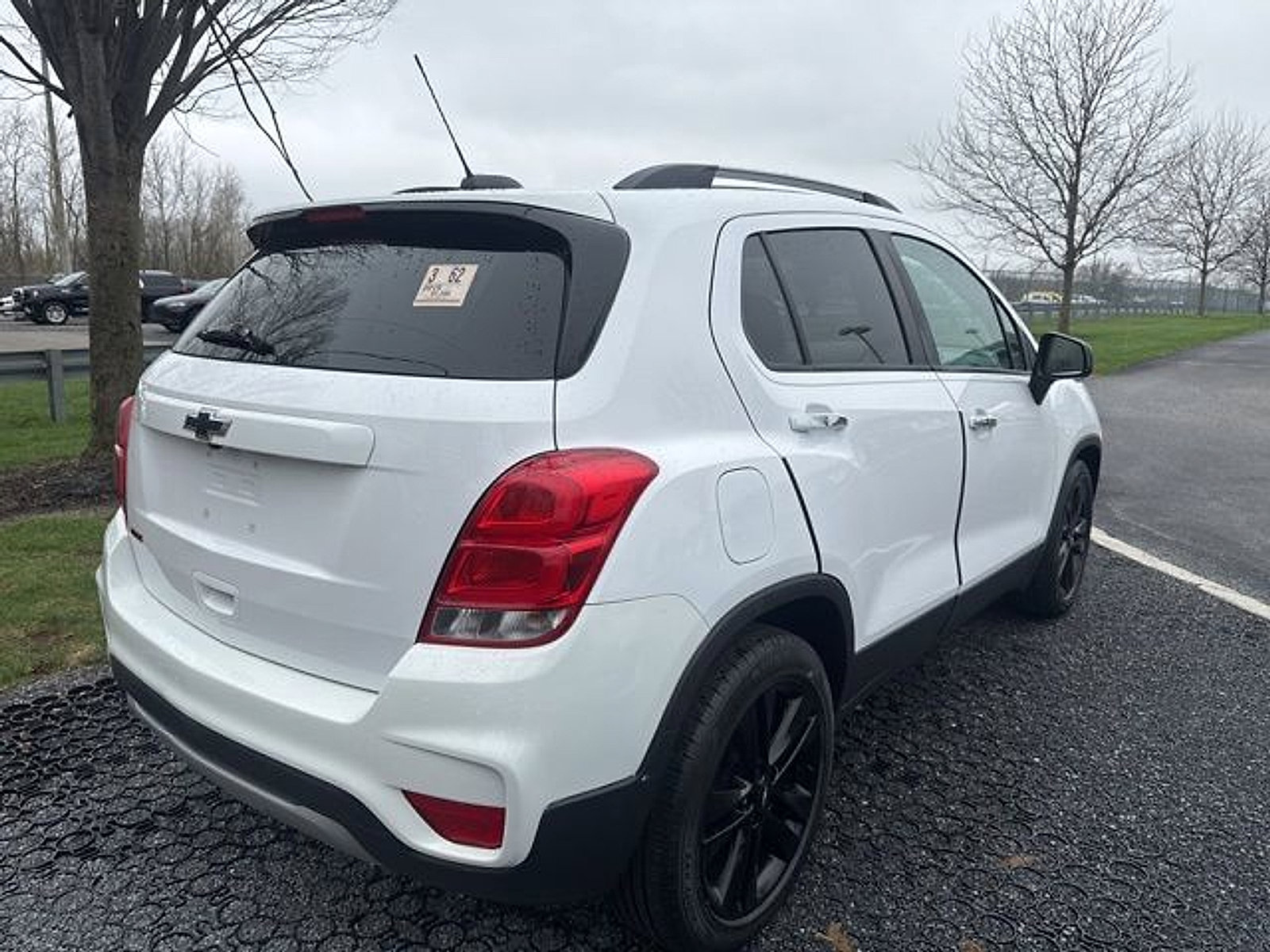 Used 2019 Chevrolet Trax LT w/ Redline Edition image 3