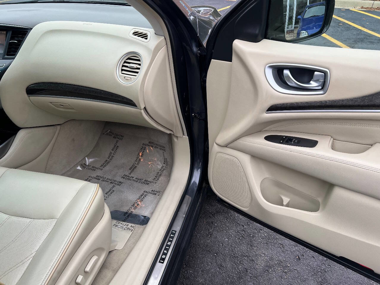 Used 2013 INFINITI JX35 Base AWD 4dr SUV w/ Cargo Pkg image 30