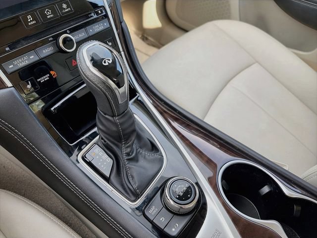 Used 2019 INFINITI Q50 Luxe w/ Essential Package (3.0T Luxe) AWD/4WD image 17