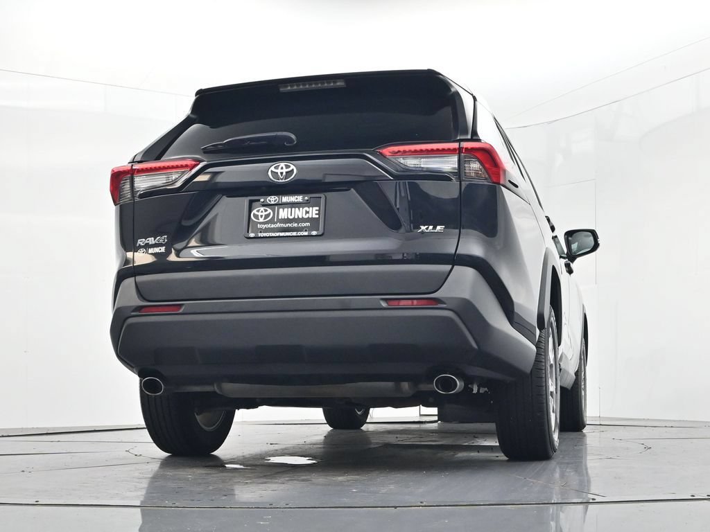 Used 2025 Toyota RAV4 XLE FWD image 50