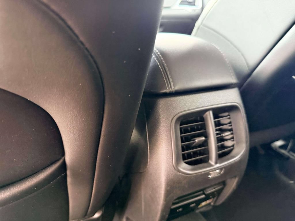 Used 2019 Jeep Cherokee Limited AWD/4WD image 12