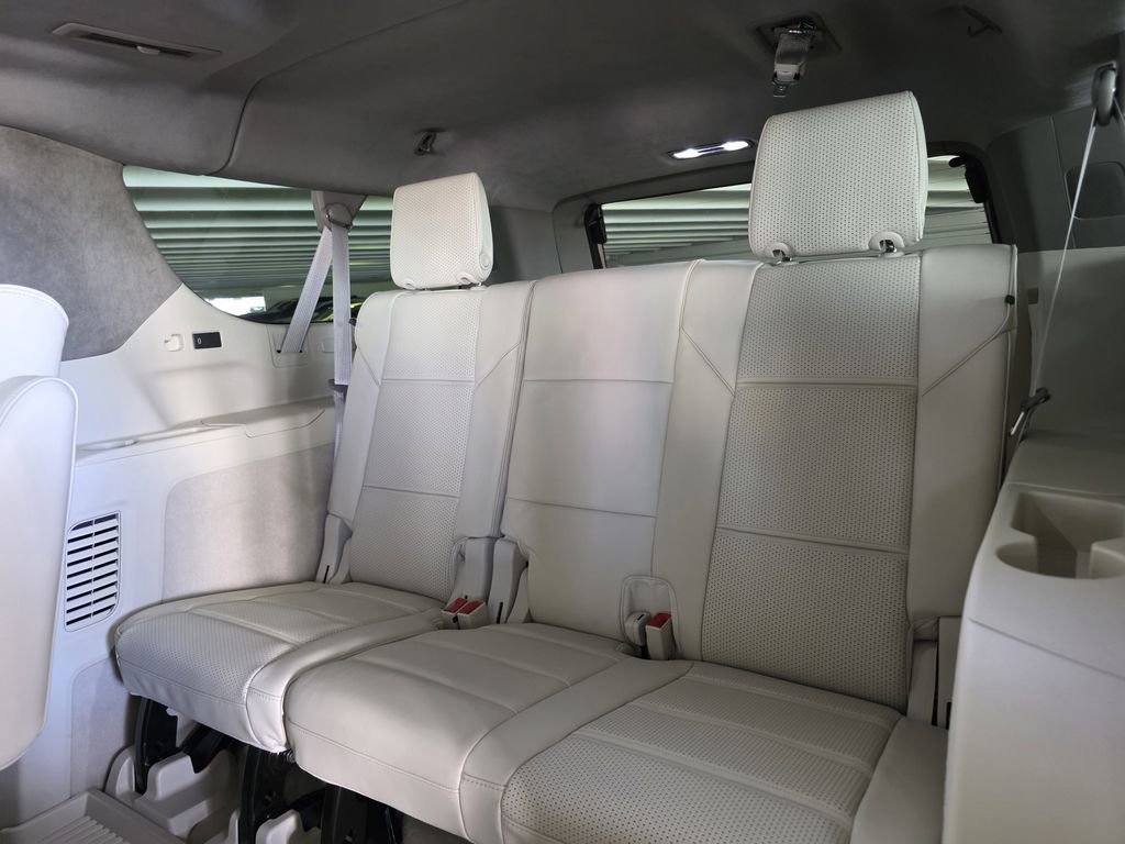 New 2026 Cadillac Escalade ESV Platinum Sport w/ LPO, ONYX Package AWD/4WD image 14