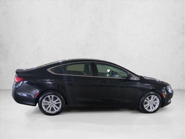 Used 2016 Chrysler 200 Limited w/ Convenience Group image 4