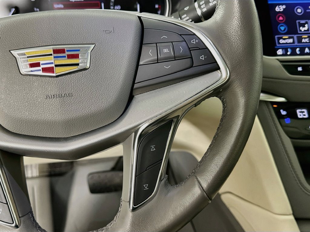 Used 2021 Cadillac XT5 Premium Luxury AWD/4WD image 13