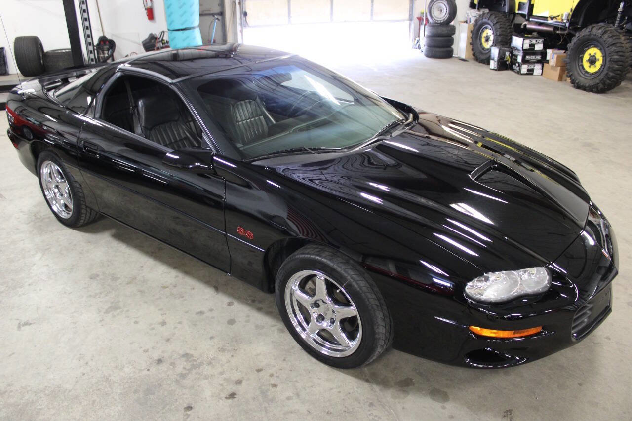 Used 2000 Chevrolet Camaro Z28 w/ SS Performance/Appearance Pkg image 16