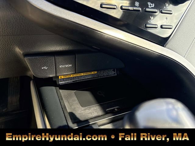 Used 2020 Toyota Camry XLE w/ Sunroof Package image 25