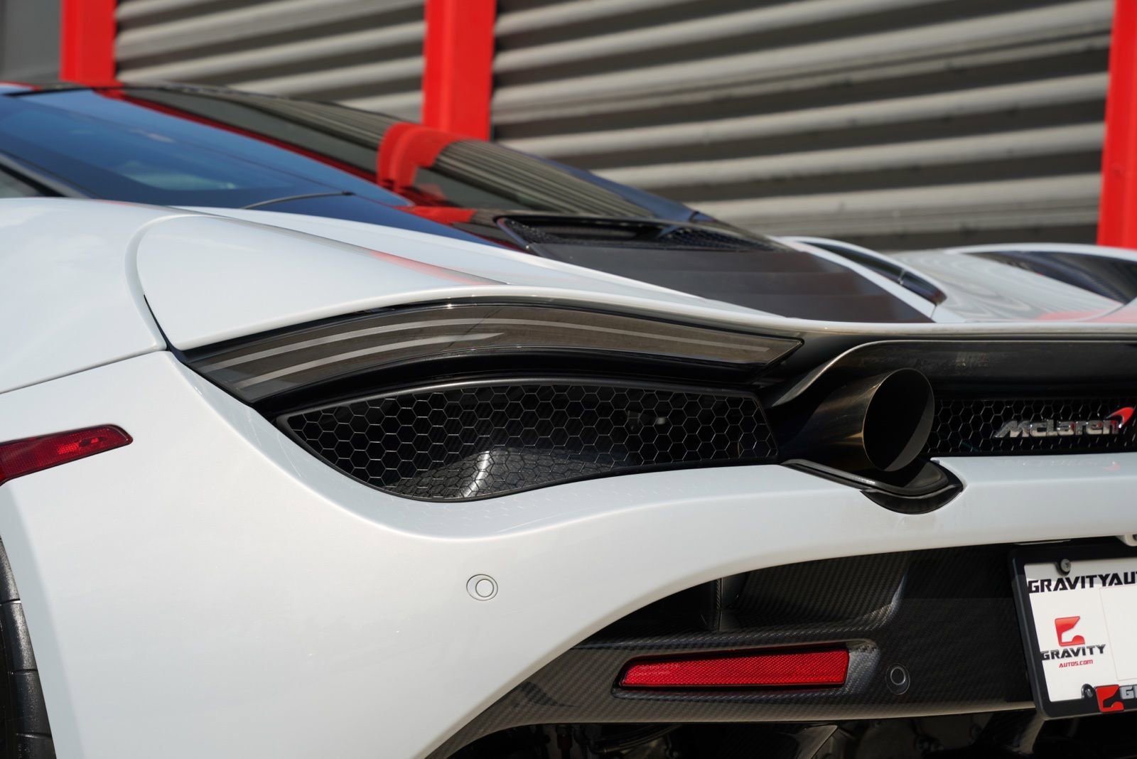 Used 2018 McLaren 720S RWD image 8