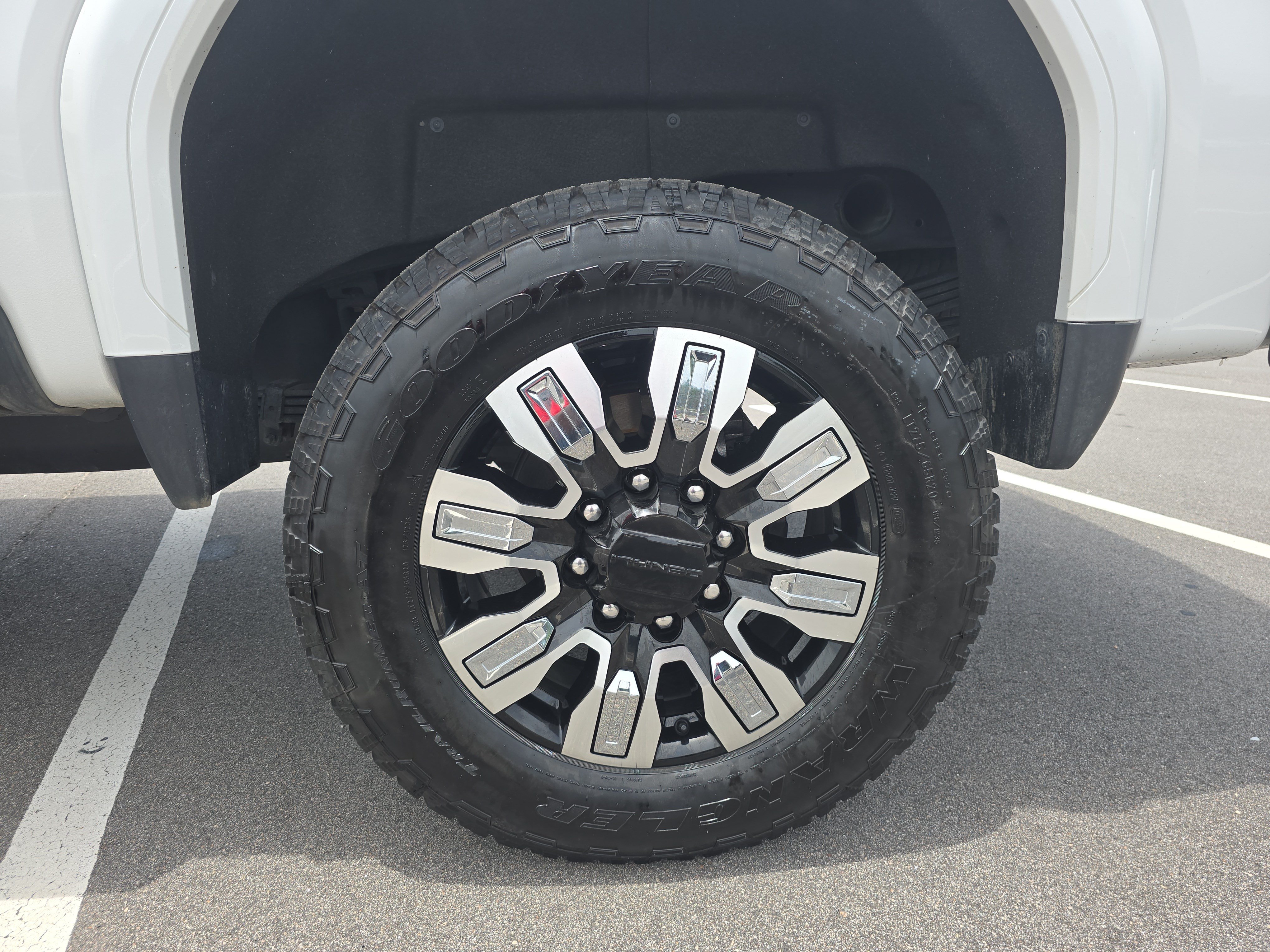 Used 2023 GMC Sierra 2500 Denali w/ Denali Ultimate Package AWD/4WD image 33