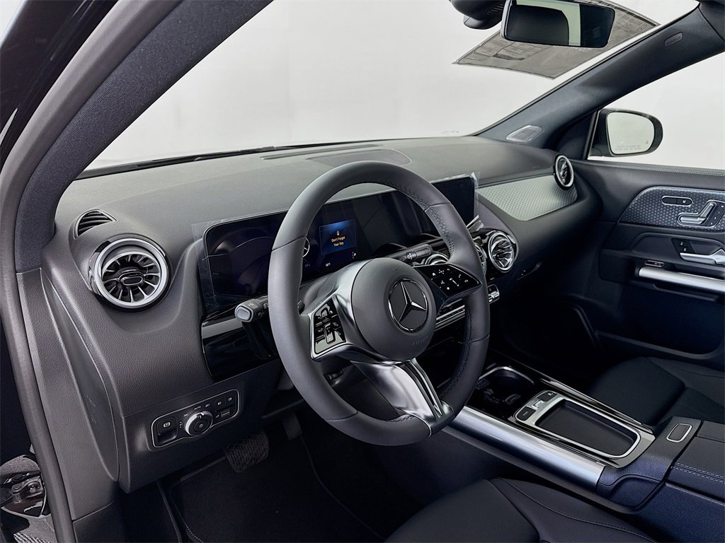 Used 2025 Mercedes-Benz GLA 250 4MATIC image 4