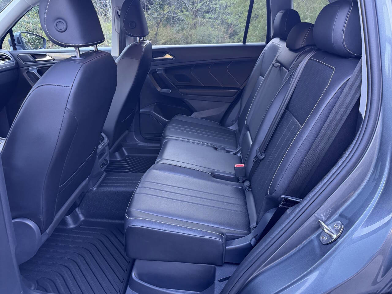 Used 2024 Volkswagen Tiguan SE image 13