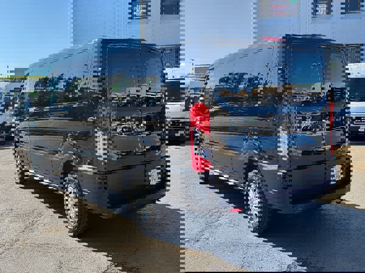 Used 2025 Ford Transit 350 XLT image 9