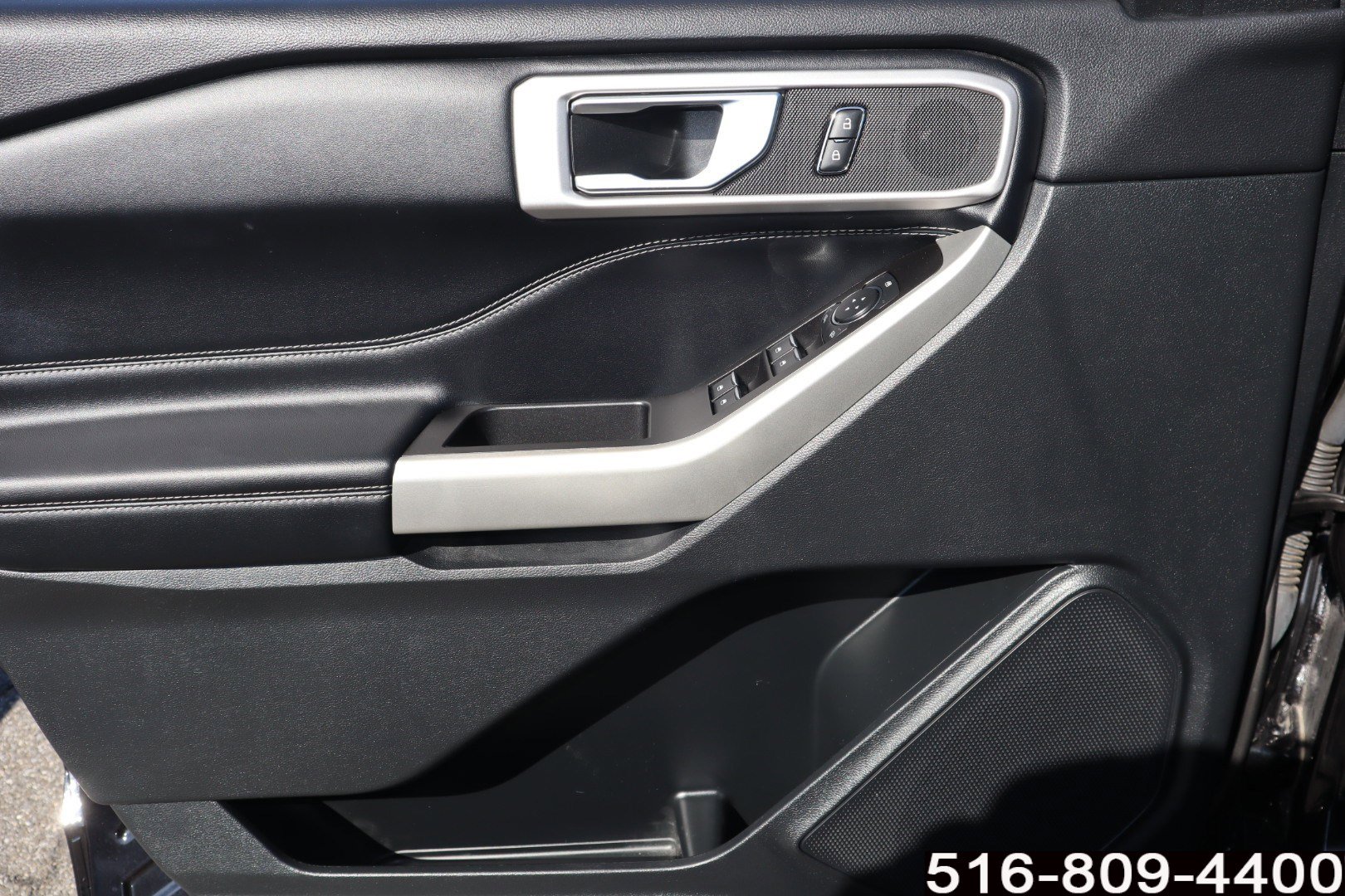 Used 2021 Ford Explorer XLT image 16