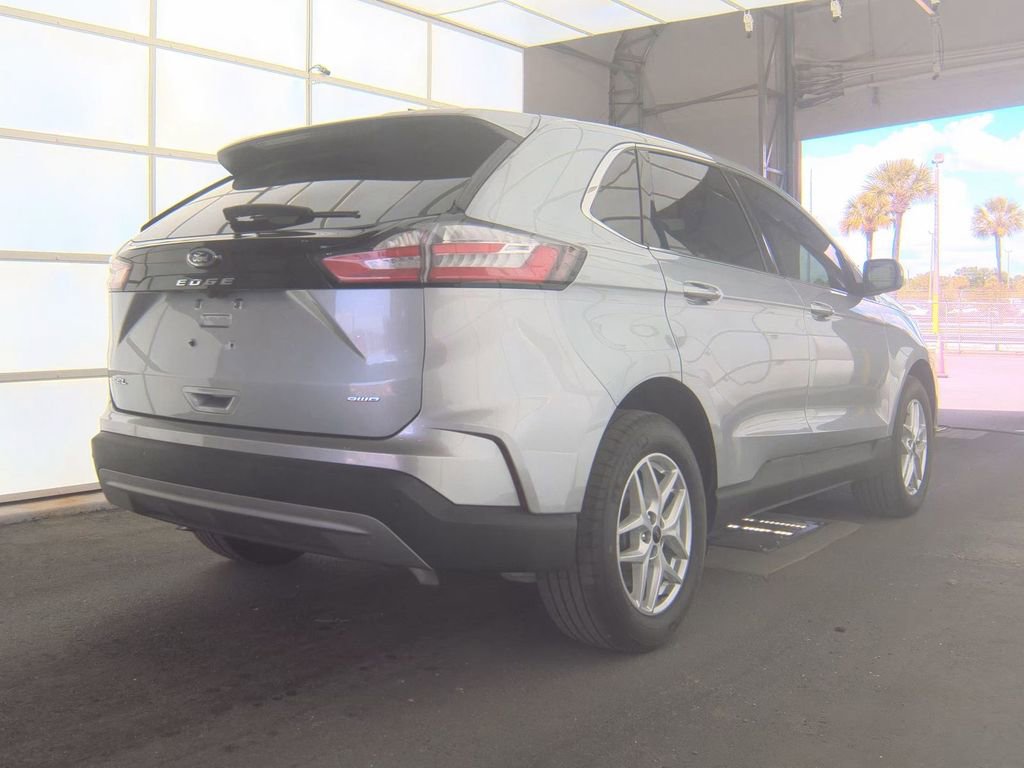 Used 2024 Ford Edge SEL AWD/4WD image 6