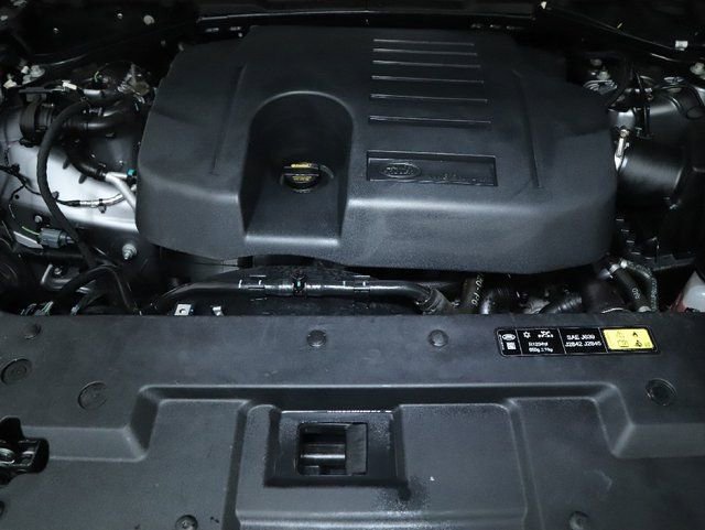 Used 2023 Land Rover Defender 110 SE image 39