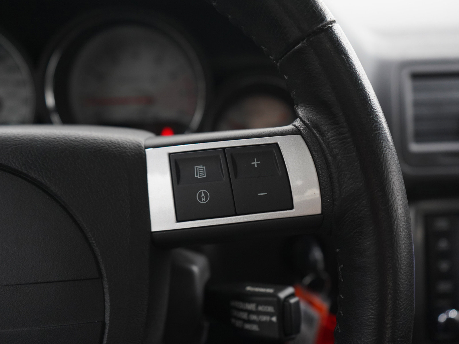 Used 2009 Dodge Challenger SRT8 RWD image 27