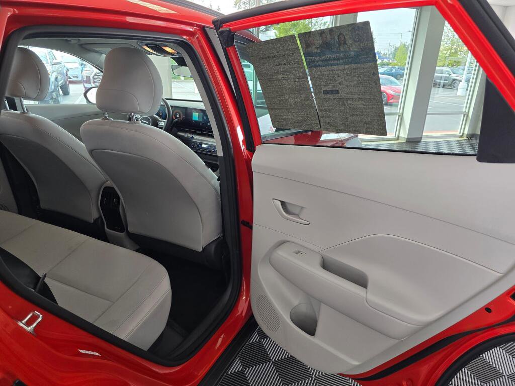 Used 2025 Hyundai Kona SEL AWD/4WD image 38