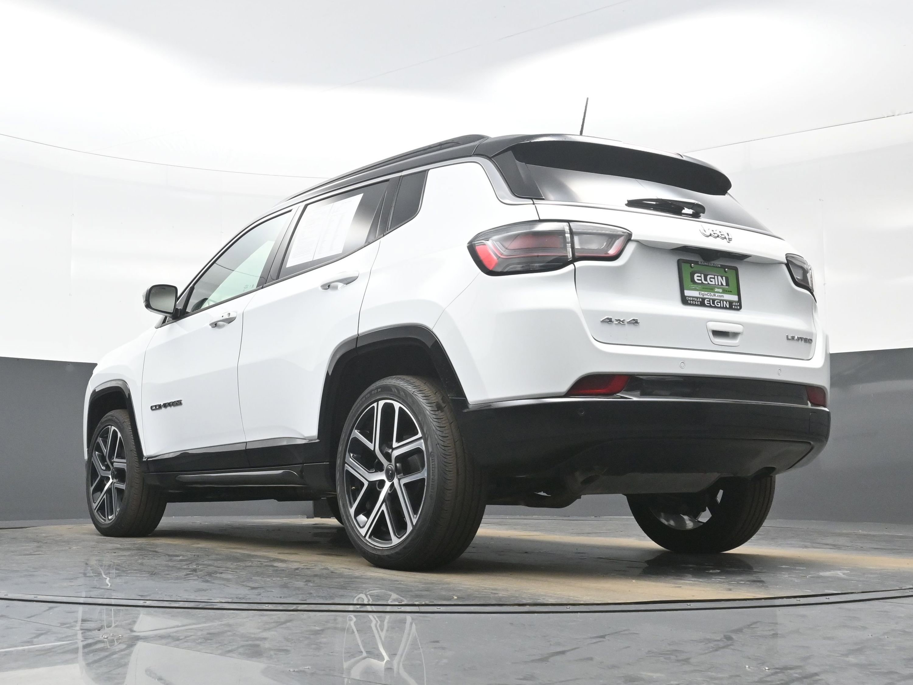 Used 2025 Jeep Compass Limited w/ Elite Group image 27