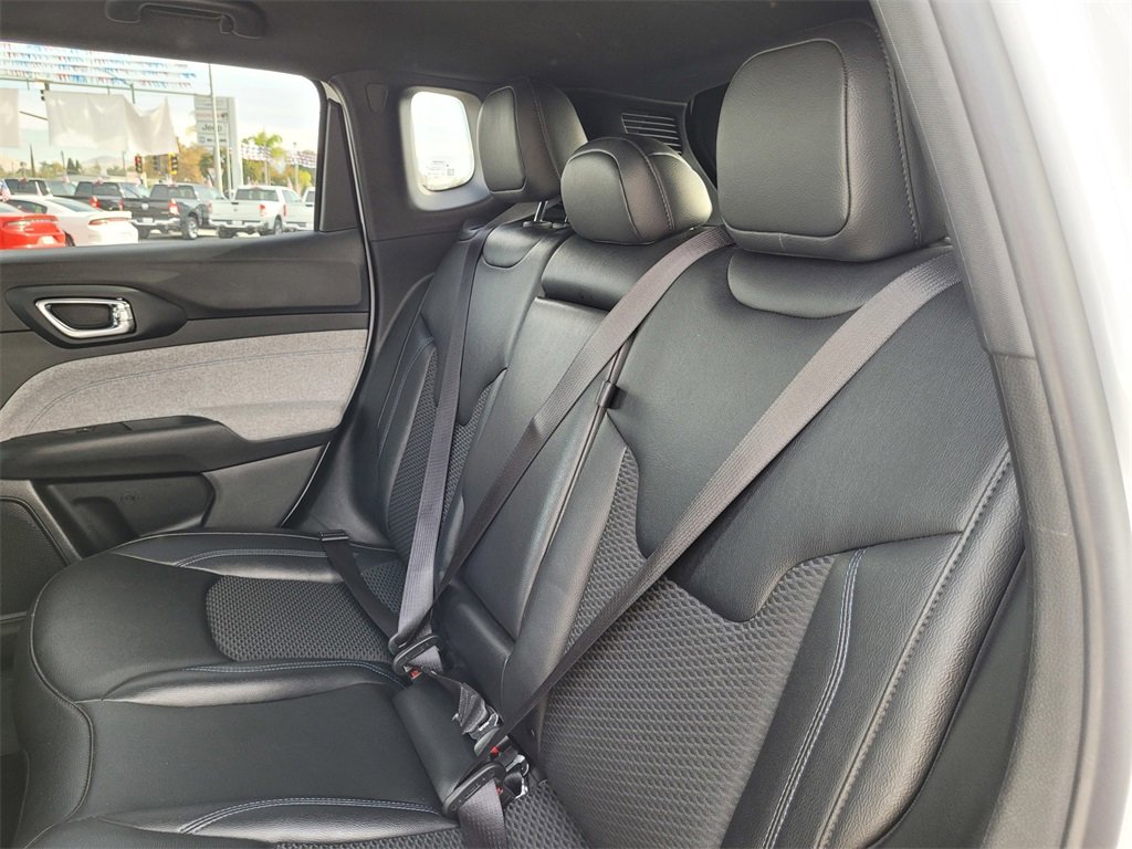 Used 2024 Jeep Compass Latitude image 13