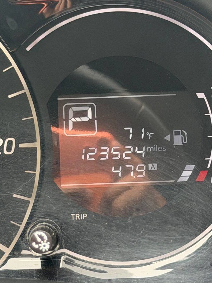 Used 2015 Nissan Versa Note SR w/ SR Convenience Package FWD image 14