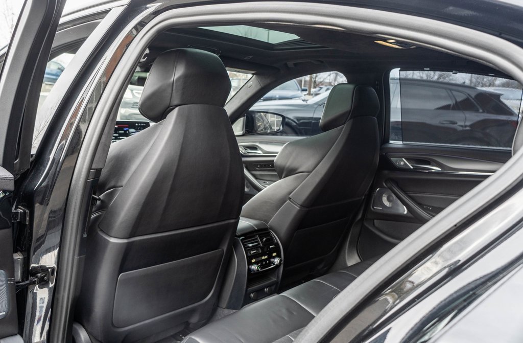 Used 2018 BMW M5 w/ Executive Package image 38
