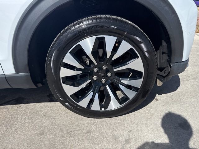 Used 2025 Ford Explorer Platinum w/ LUX Leather Package image 12